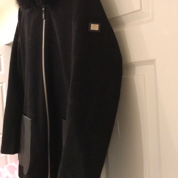 Coat - Picture 3 of 8